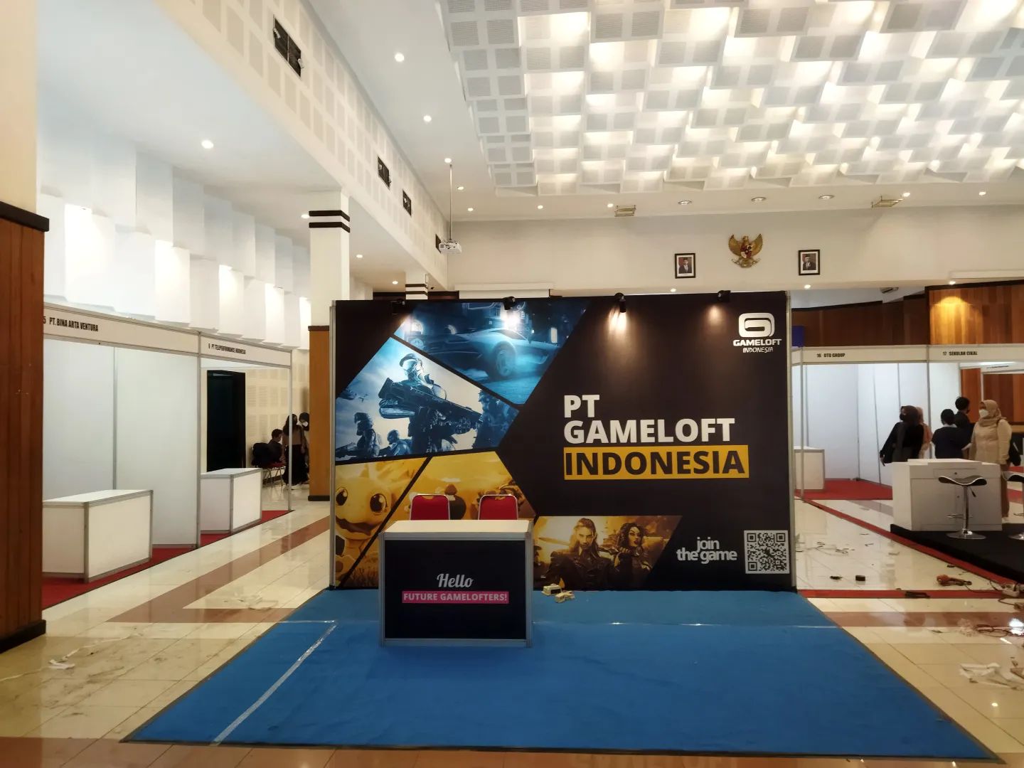 BACKDROP GAMELOFT