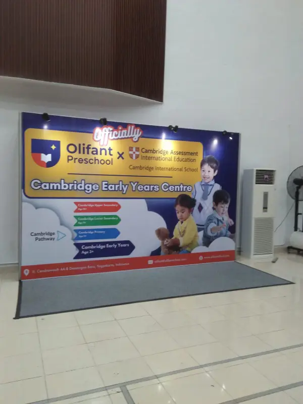 BACKDROP OLLIFANT - Project Gallery Image